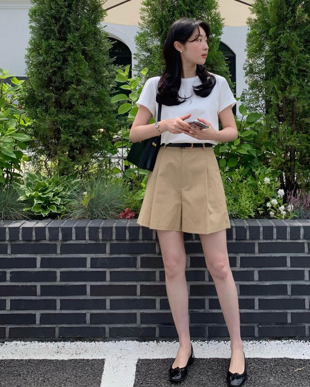9 lối lên đồ tôn dáng hiệu quả cho nàng công sở lười đi giày cao gót - Ảnh 7. 9 lối lên đồ tôn dáng hiệu quả cho nàng công sở lười đi giày cao gót - Ảnh 7.