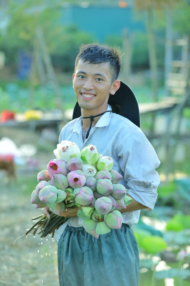 Thanh niên 24 tuổi bỏ phố về quê khởi nghiệp với đam mê hoa sen - Ảnh 5.