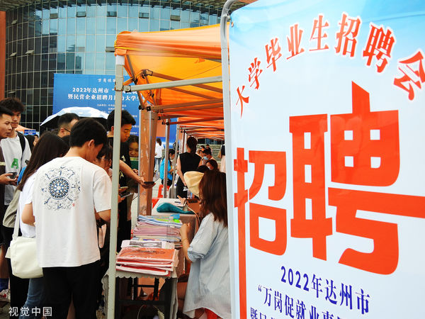 Thống kê gây sốc: Hơn 60% sinh viên tốt nghiệp đại học cân nhắc đi làm TikToker, chuyên gia nhận định “đây là tín hiệu đáng mừng” - Ảnh 2. Thống kê gây sốc: Hơn 60% sinh viên tốt nghiệp đại học cân nhắc đi làm TikToker, chuyên gia nhận định “đây là tín hiệu đáng mừng” - Ảnh 2.