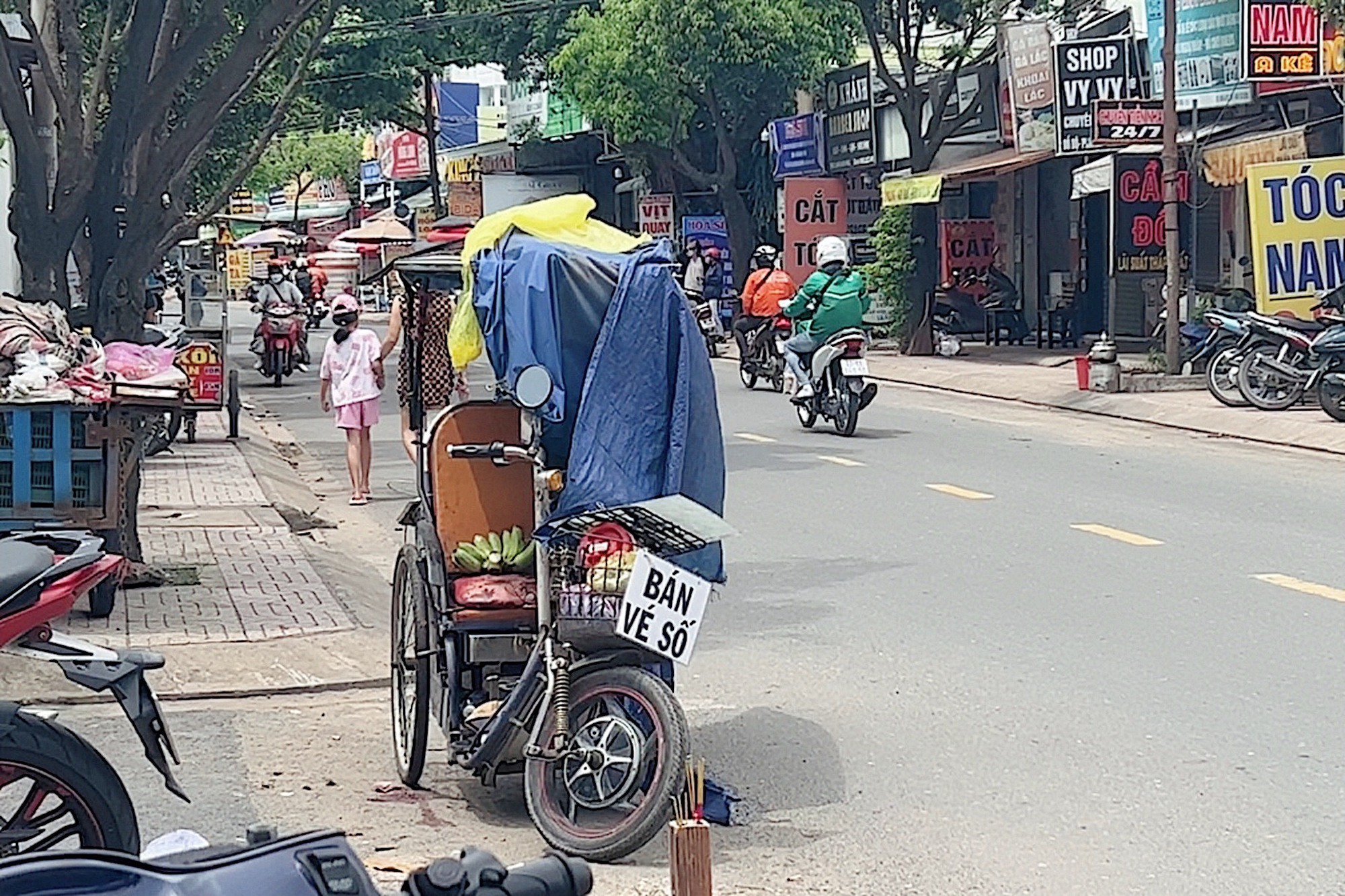 TP HCM: Phát hiện người đàn ông gục chết trên xe lăn - Ảnh 1.