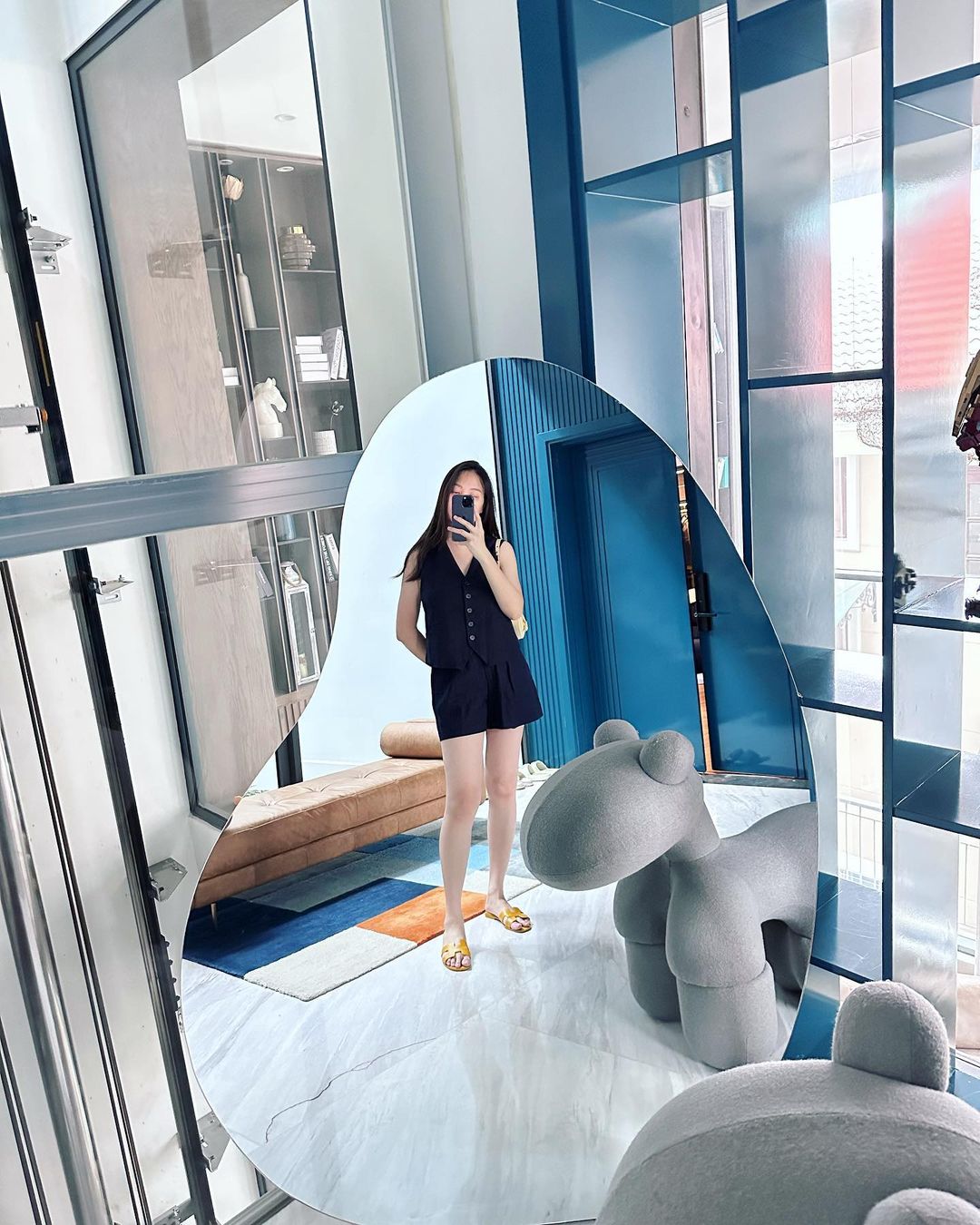 Cận cảnh vóc dáng thon thả của Đàm Thu Trang sau 2 tháng ở cữ - Ảnh 1. Cận cảnh vóc dáng thon thả của Đàm Thu Trang sau 2 tháng ở cữ - Ảnh 1.