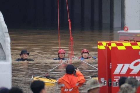 31 người thiệt mạng do mưa lớn ở Hàn Quốc, tìm thấy 5 thi thể mắc kẹt dưới đường hầm ngập lụt