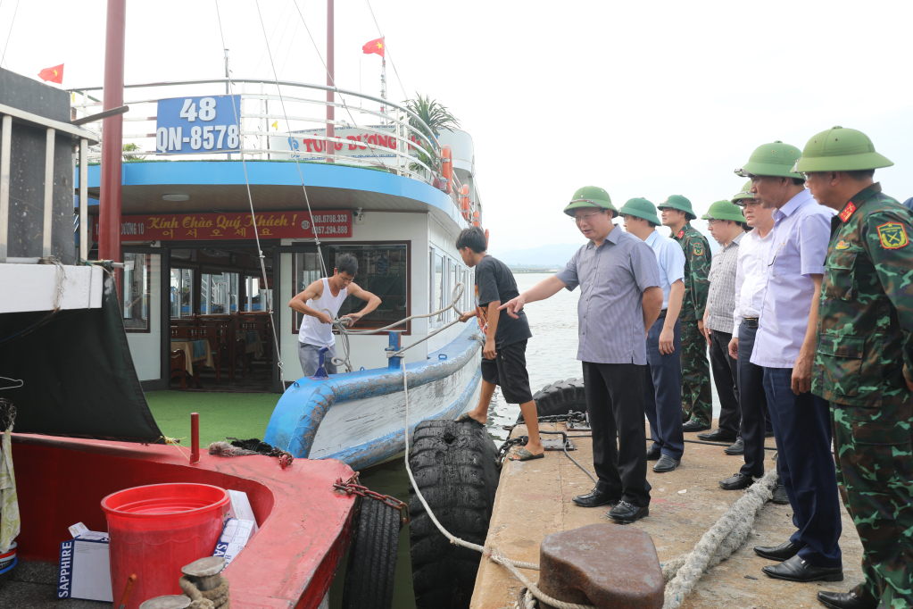 Bão số 1: Hơn 600 du khách mắc kẹt tại Cô Tô, Quan Lạn, Minh Châu, Ngọc Vừng - Ảnh 1. Bão số 1: Hơn 600 du khách mắc kẹt tại Cô Tô, Quan Lạn, Minh Châu, Ngọc Vừng - Ảnh 1.
