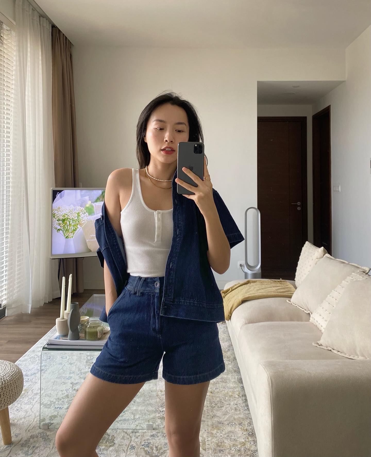 Diện quần short tôn dáng và thanh lịch như blogger Hà Trúc - Ảnh 9.