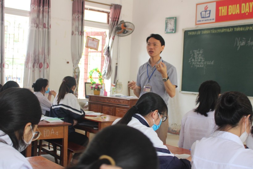Gần 100% học sinh của 2 lớp trường huyện đạt điểm 9 m&ocirc;n Ngữ văn - Ảnh 2.