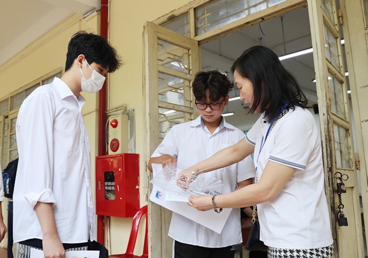 Sở GD&ĐT Nam Định nêu lý do nhiều thí sinh điểm cao nhưng bị 0 tiếng Anh - Ảnh 1. Sở GD&ĐT Nam Định nêu lý do nhiều thí sinh điểm cao nhưng bị 0 tiếng Anh - Ảnh 1.
