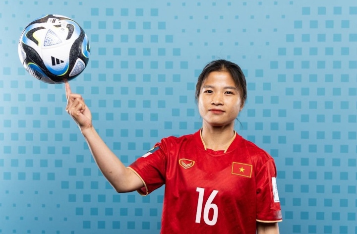 Ngắm Thanh Nhã, Hoàng Loan &quot;đốn tim&quot; dân mạng trên bộ ảnh cực xinh của FIFA - Ảnh 10.