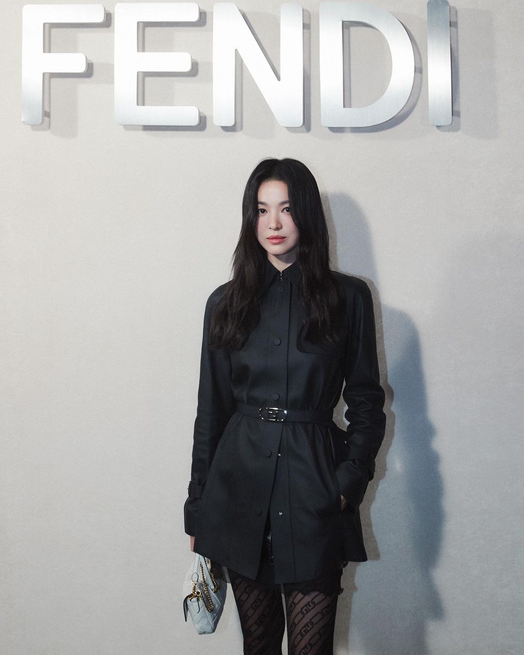 7749 outfit đẳng cấp chứng minh Song Hye Kyo là đại sứ hoàn hảo của Fendi - Ảnh 1.