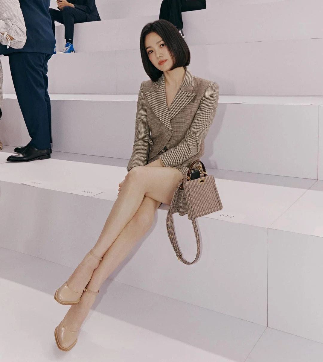 7749 outfit đẳng cấp chứng minh Song Hye Kyo là đại sứ hoàn hảo của Fendi - Ảnh 3.