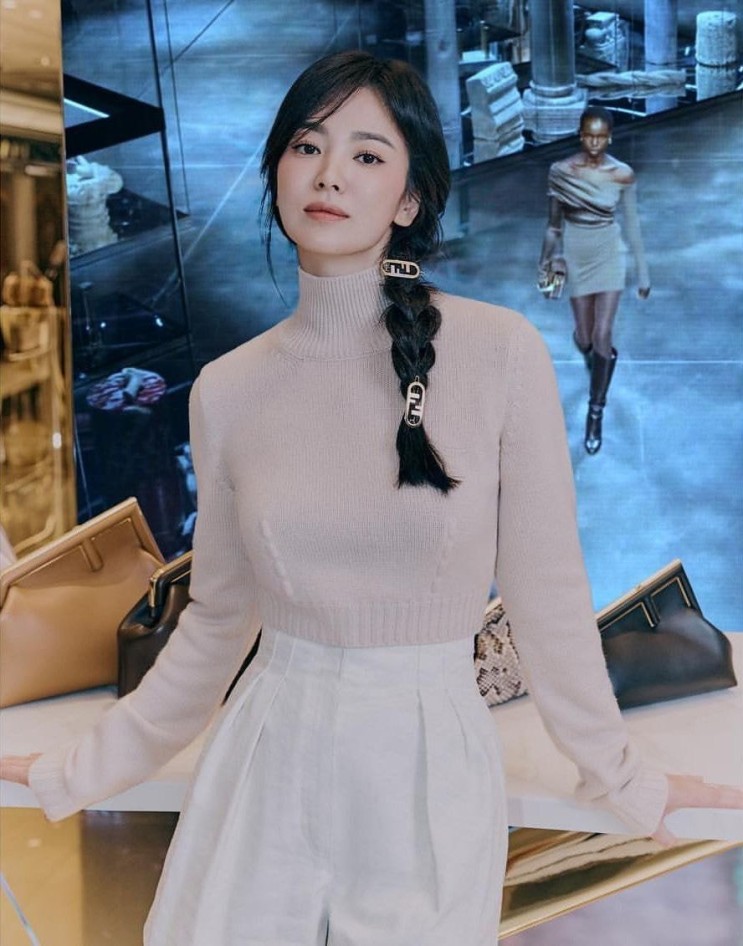7749 outfit đẳng cấp chứng minh Song Hye Kyo là đại sứ hoàn hảo của Fendi - Ảnh 7.