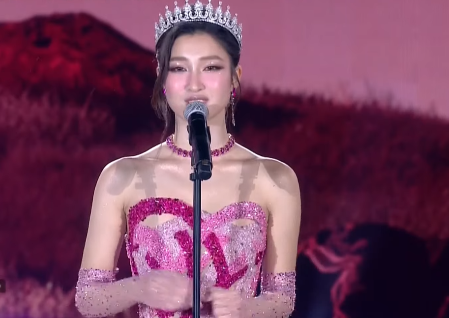 Màn final-walk được mong đợi nhất đêm chung kết Miss World Vietnam: Mai Phương chiếm trọn &quot;spotlight&quot;, Bảo Ngọc không đội vương miện - Ảnh 1.