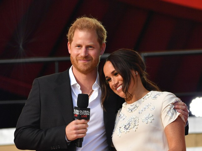 Meghan Markle chật vật t&igrave;m chỗ đứng - Ảnh 1.