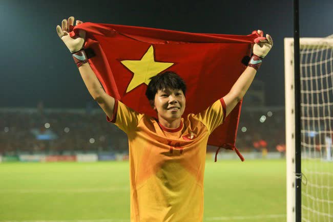 Trần Thị Kim Thanh: Từ đôi tay nhặt đậu đến &quot;người gác đền&quot; của Đội tuyển nữ Việt Nam  - Ảnh 4.