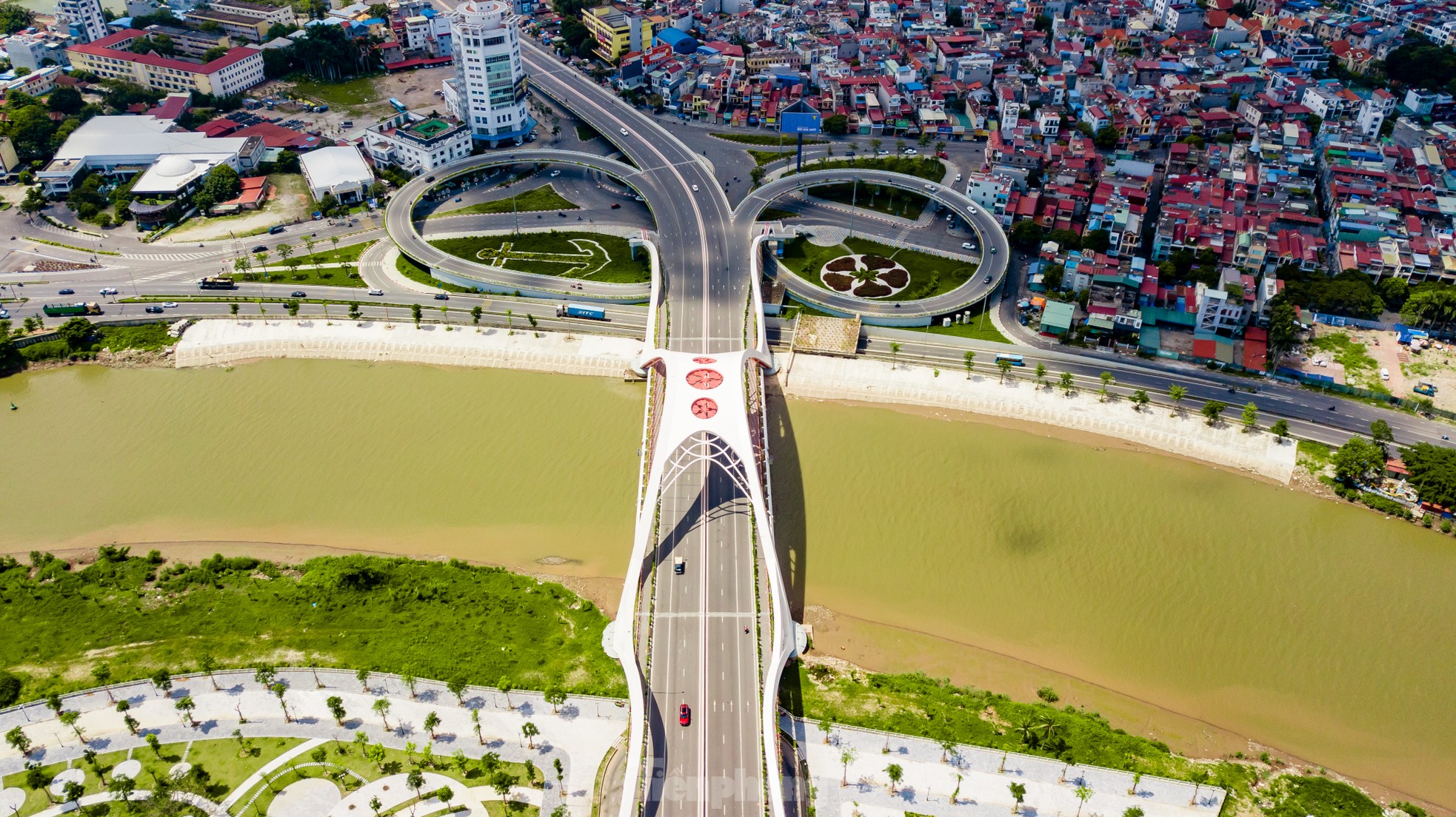Ấn tượng với vẻ đẹp của hai cây cầu biểu tượng của TP Hải Phòng - Ảnh 6.
