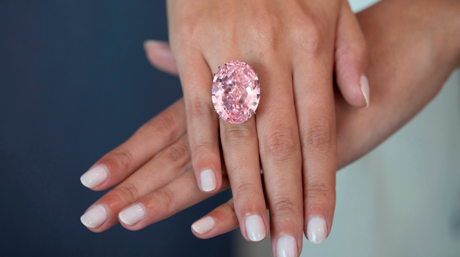 Chiêm ngưỡng những chiếc nhẫn kim cương đắt nhất thế giới: Giá trị liên thành, đẹp không tỳ vết, có tiền chưa chắc đã mua được - Ảnh 2.