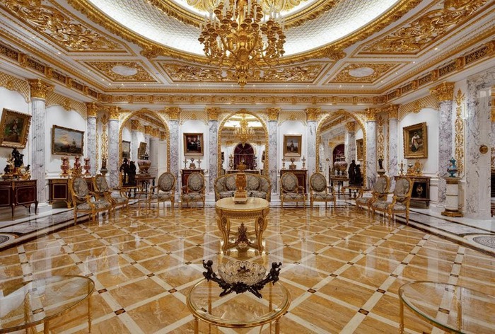 Cận cảnh bên trong căn biệt thự giá 4.800 tỷ đồng đắt nhất ở &quot;thành phố vàng&quot; Dubai: Nội thất dát vàng lá, đá cẩm thạch sáng lung linh - Ảnh 4.
