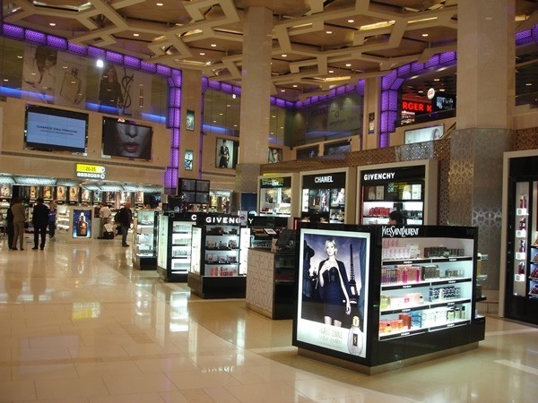 Những sân bay có khu mua sắm miễn thuế tốt nhất thế giới - Ảnh 3.