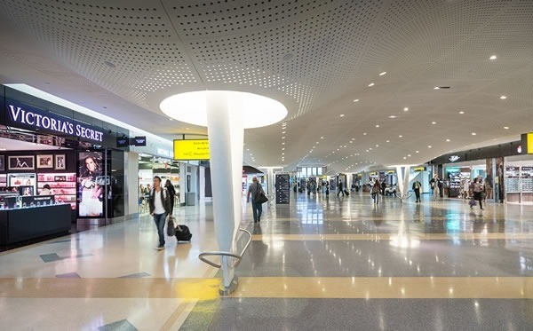 Những sân bay có khu mua sắm miễn thuế tốt nhất thế giới - Ảnh 2.