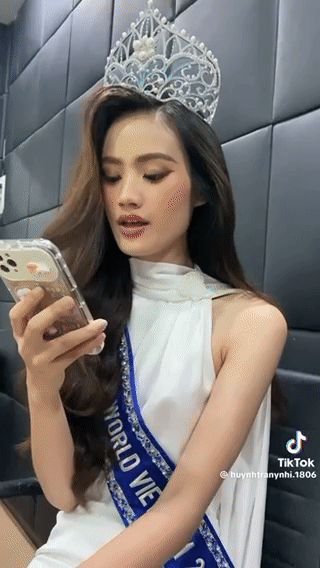 Hoa hậu Ý Nhi bộc lộ một "tài năng", được dự đoán sẽ soán ngôi của Tiểu Vy? - Ảnh 2. Hoa hậu Ý Nhi bộc lộ một "tài năng", được dự đoán sẽ soán ngôi của Tiểu Vy? - Ảnh 2.