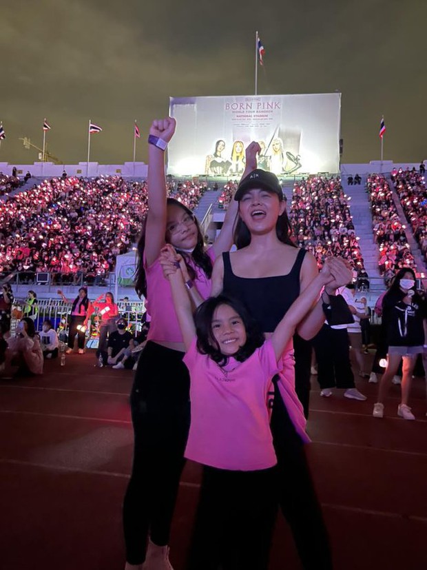 Hội sao Việt fan cứng BLACKPINK: Thùy Tiên cùng dàn hậu góp mặt - Ảnh 9.