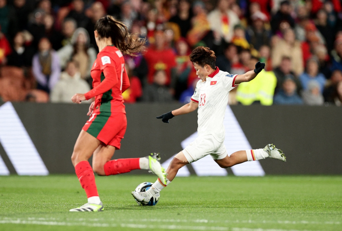 TRỰC TIẾP ĐT nữ Việt Nam 0-2 ĐT nữ Bồ Đào Nha: Phản công tốc độ, bàn thắng ở gần - Ảnh 5.
