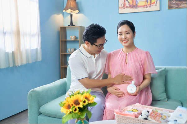 Yêu thương, bắt đầu từ việc âm thầm chở che, nghe từng cảm xúc - Ảnh 3. Yêu thương, bắt đầu từ việc âm thầm chở che, nghe từng cảm xúc - Ảnh 3.