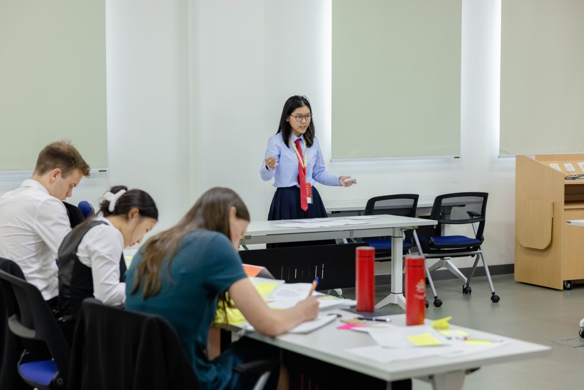 Đội tuyển Việt Nam bước v&agrave;o v&ograve;ng loại trực tiếp giải tranh biện thế giới - Ảnh 2.