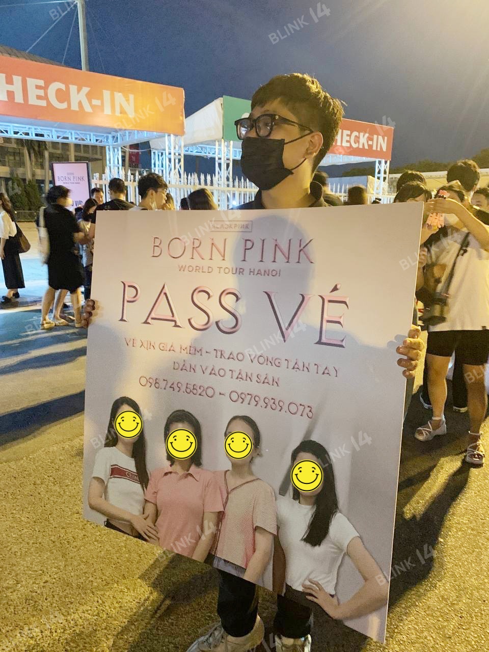 Tối kéo nhau ra Mỹ Đình pass vé BLACKPINK, sáng dậy sớm đi làm trả nợ, có nhóm ôm 2 tỷ tiền vé! - Ảnh 3.