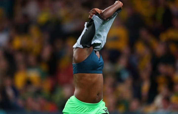 World Cup nữ 2023: Sao nữ Nigeria cởi áo ăn mừng trong trận thắng gây sốc - Ảnh 3.
