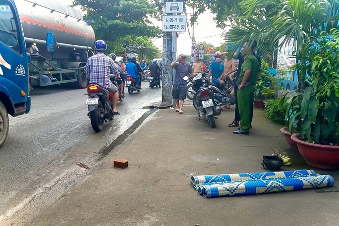 Tai nạn giao thông nghiêm trọng ở Bình Chánh - TP HCM - Ảnh 1.