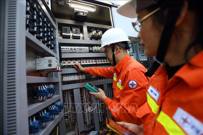 EVN kiến nghị sớm tăng giá điện đợt 2 - Ảnh 1. EVN kiến nghị sớm tăng giá điện đợt 2 - Ảnh 1.
