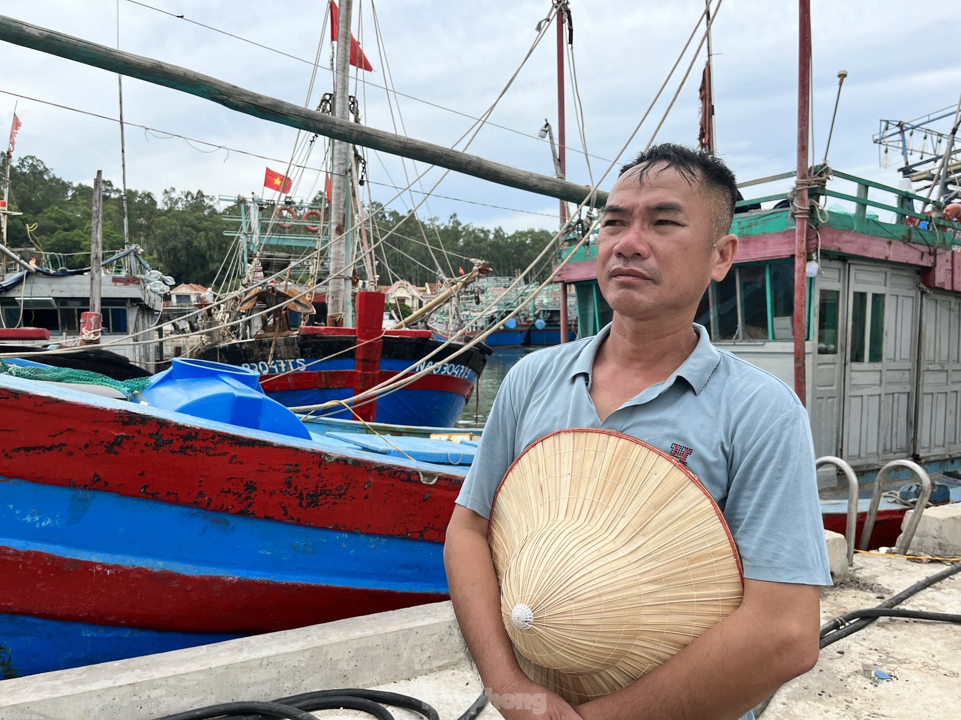 Toàn cảnh vụ cháy ngùn ngụt 5 tàu cá 40 tỷ đồng ở Nghệ An - Ảnh 19. Toàn cảnh vụ cháy ngùn ngụt 5 tàu cá 40 tỷ đồng ở Nghệ An - Ảnh 19.