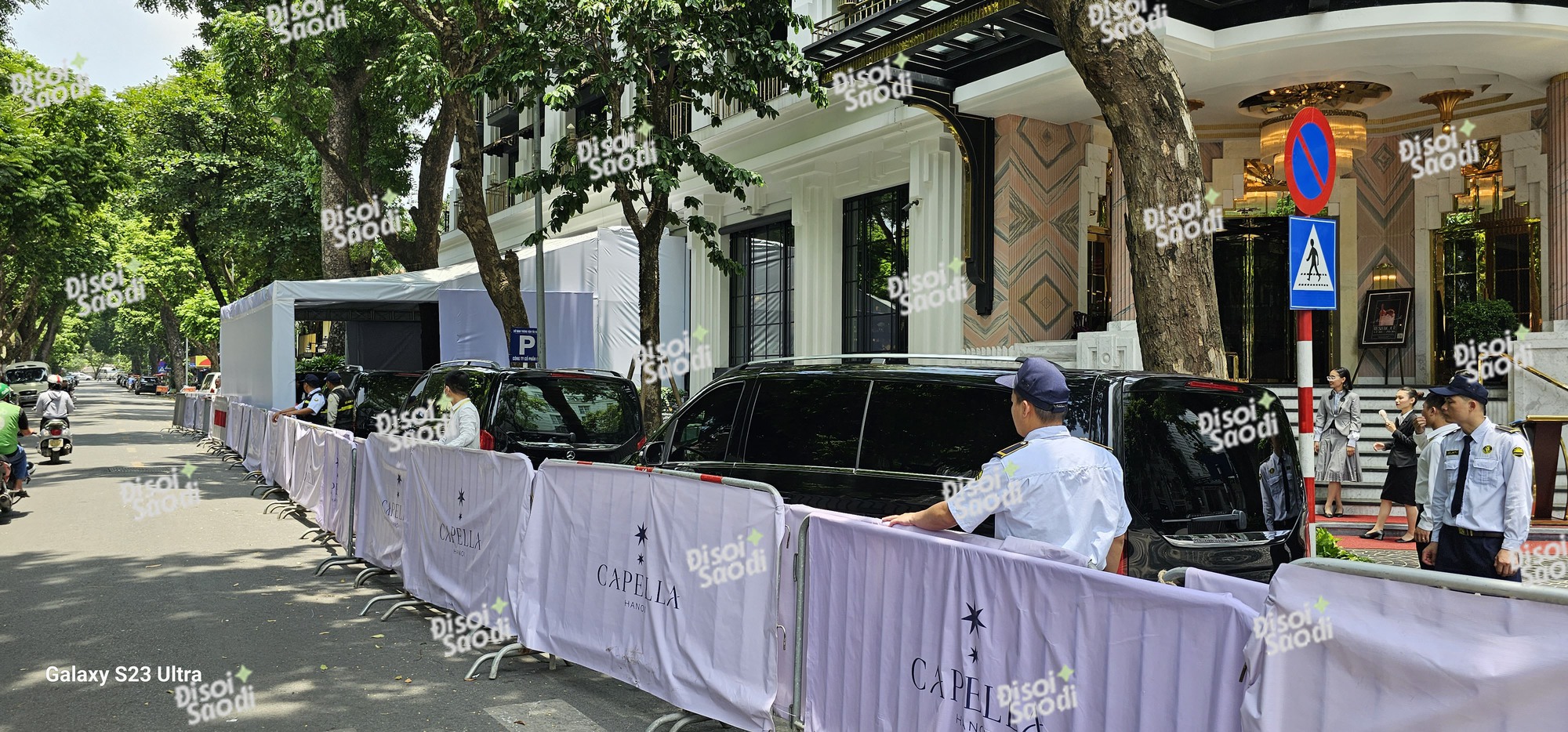 CỰC HOT: 4 mỹ nhân BLACKPINK rời khách sạn di chuyển đến sân khấu tổng duyệt concert tại Hà Nội - Ảnh 3.