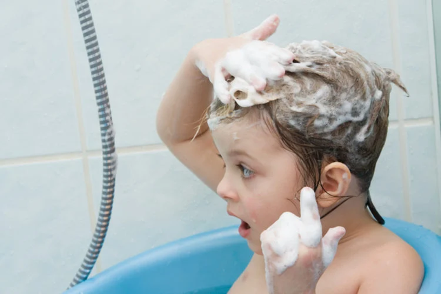 Cẩm nang tắm cho bé đúng cách bảo vệ khỏi vi khuẩn ngày hè - Ảnh 5.