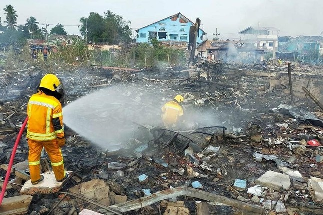 Thái Lan: Nổ kho pháo hoa, chín người thiệt mạng và hơn 100 người bị thương - Ảnh 2.