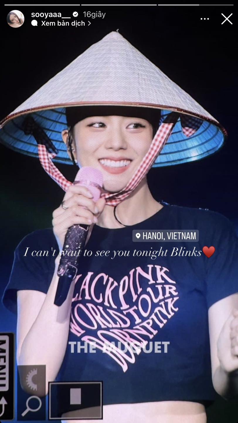Jisoo - Jennie (BLACKPINK) khoe hình ảnh đội nón lá cực xinh, nhắn nhủ điều này với fans Việt ngay trước đêm diễn ngày 2 - Ảnh 1.