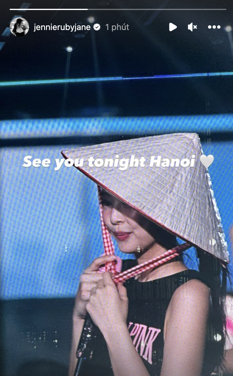 Jisoo - Jennie (BLACKPINK) khoe hình ảnh đội nón lá cực xinh, nhắn nhủ điều này với fans Việt ngay trước đêm diễn ngày 2 - Ảnh 3.