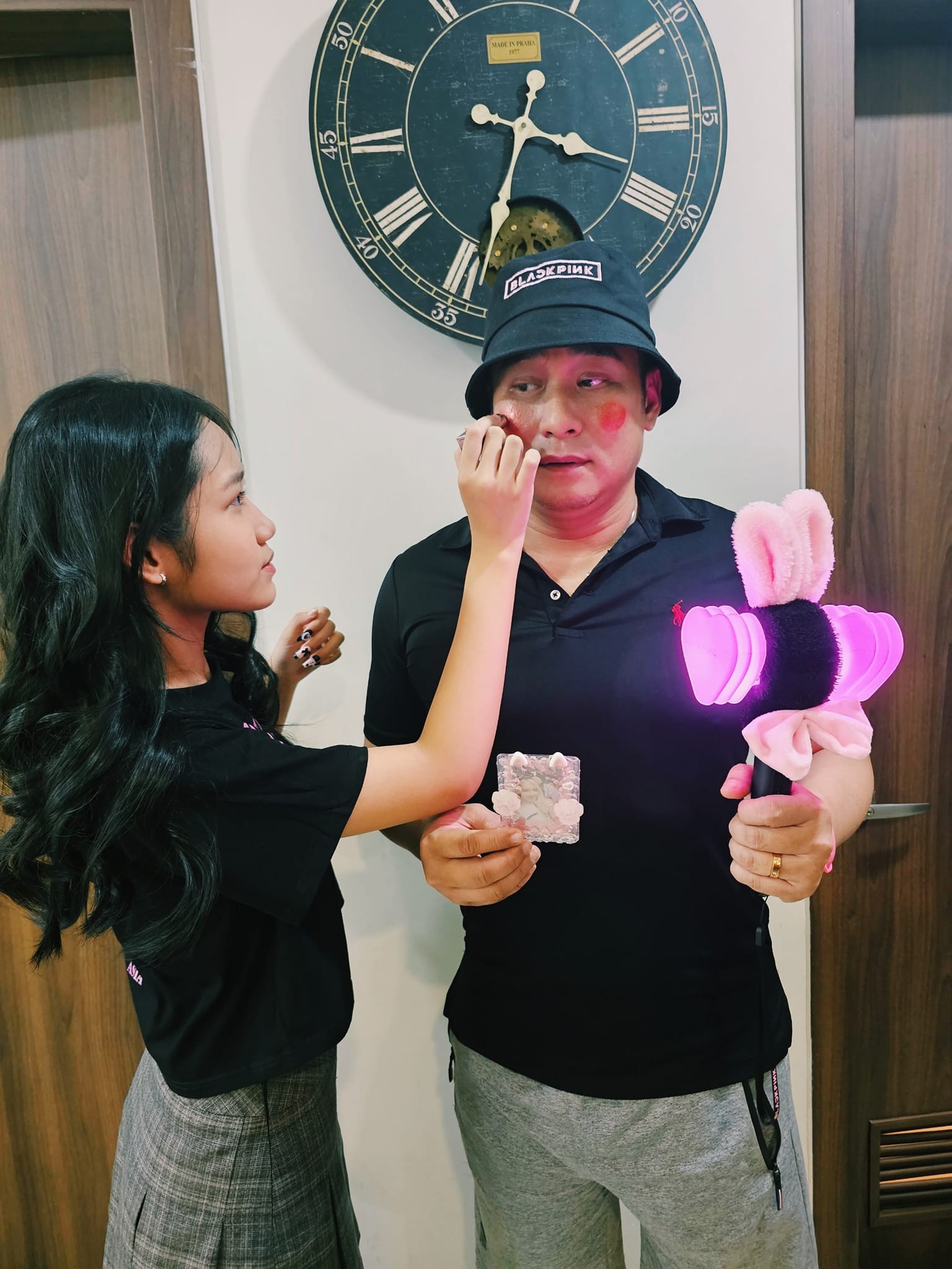 Huyền My, Ngọc Hân đi xem show BlackPink ngày thứ hai - Ảnh 10. Huyền My, Ngọc Hân đi xem show BlackPink ngày thứ hai - Ảnh 10.