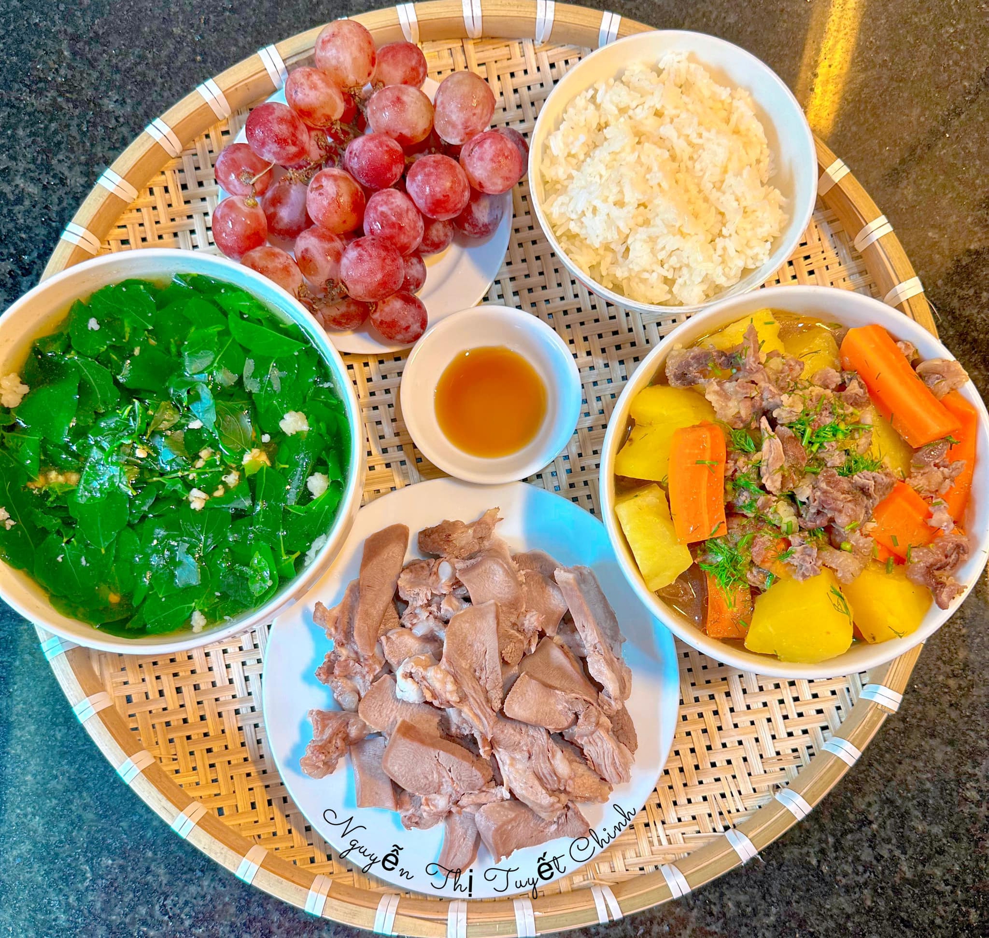 Mẹ sinh mổ chia sẻ 12 mâm cơm cữ đa dạng, dinh dưỡng, giúp mẹ có nhiều sữa cho con - Ảnh 4.