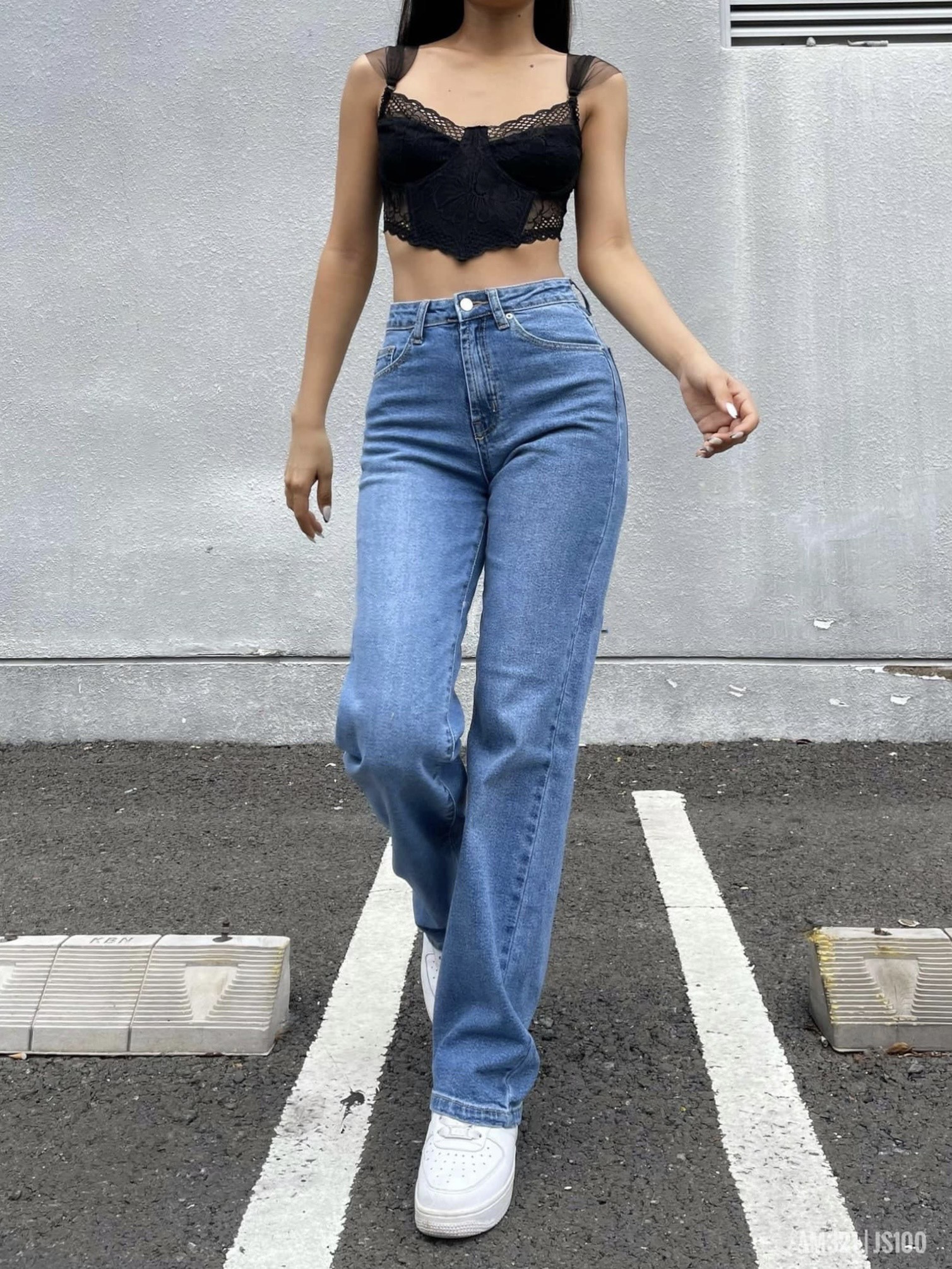 Rosé khoe chiếc quần jeans gắn gấu siêu yêu, dự là lại tạo xu hướng mới cho chị em học tập - Ảnh 9.