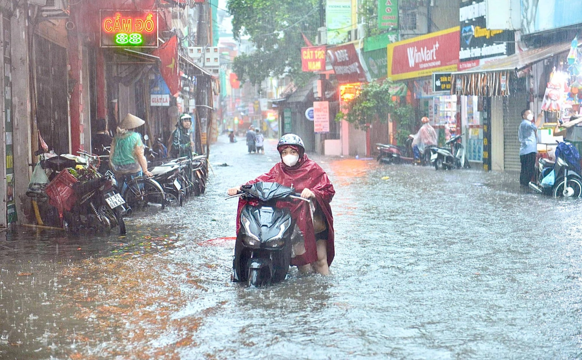 Diễn biến đợt mưa lớn ở Miền Bắc và tình hình sạt lở ở Tây Nguyên - Ảnh 2.