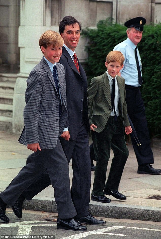 Những bức ảnh ít biết về thời đi học của Thân vương William, George tiếp bước cha ở ngôi trường danh tiếng nhất nước Anh? - Ảnh 6.