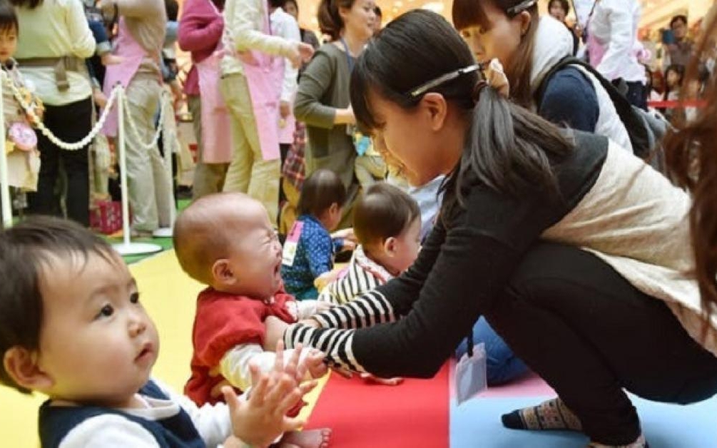 Gặp gỡ thế hệ không tiền, không nhà, không con ở Nhật Bản: Sống trong 