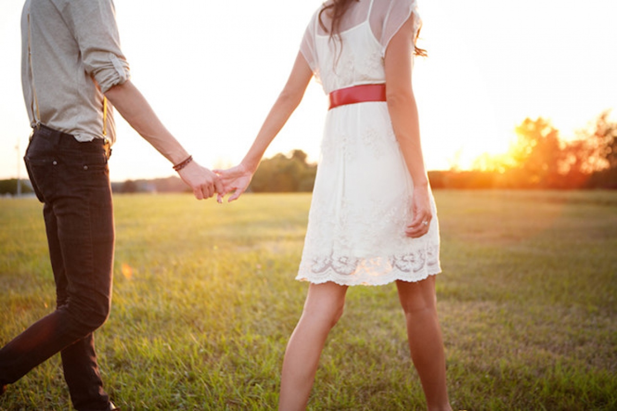 Mới cưới, vợ nằng nặc đ&ograve;i ly h&ocirc;n để đến với &ldquo;phi c&ocirc;ng trẻ&rdquo; - Ảnh 1.