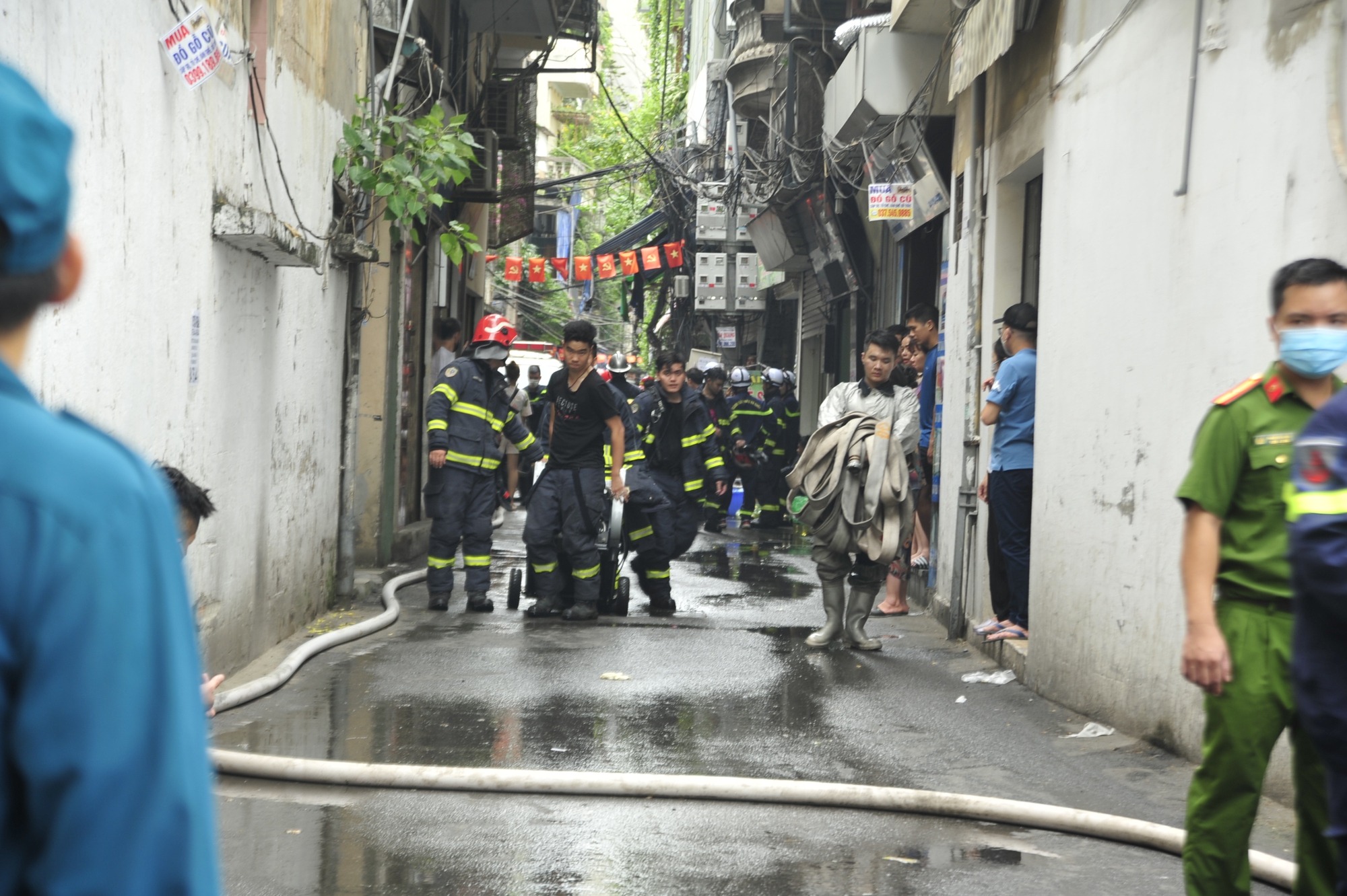 Hà Nội: Công an thông tin vụ cháy nhà ở kết hợp kinh doanh dịch vụ trong ngõ là 3 người tử vong - Ảnh 2.