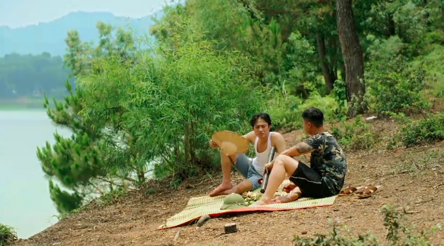 &quot;Làng trong phố&quot; lên sóng tập 1, khán giả phản ứng với giọng nói &quot;lạ&quot; của Doãn Quốc Đam - Ảnh 2.