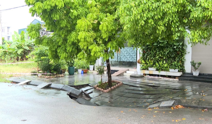 Bất ngờ xuất hiện hố tử thần trên phố, Quảng Ninh khẩn cấp di dời dân - Ảnh 2.