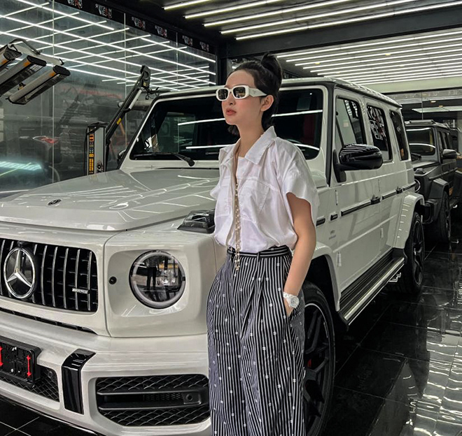 Phía Hiền Hồ xác nhận nữ ca sĩ bán xe Mercedes G63, tình trạng hiện tại gây bất ngờ  - Ảnh 1.