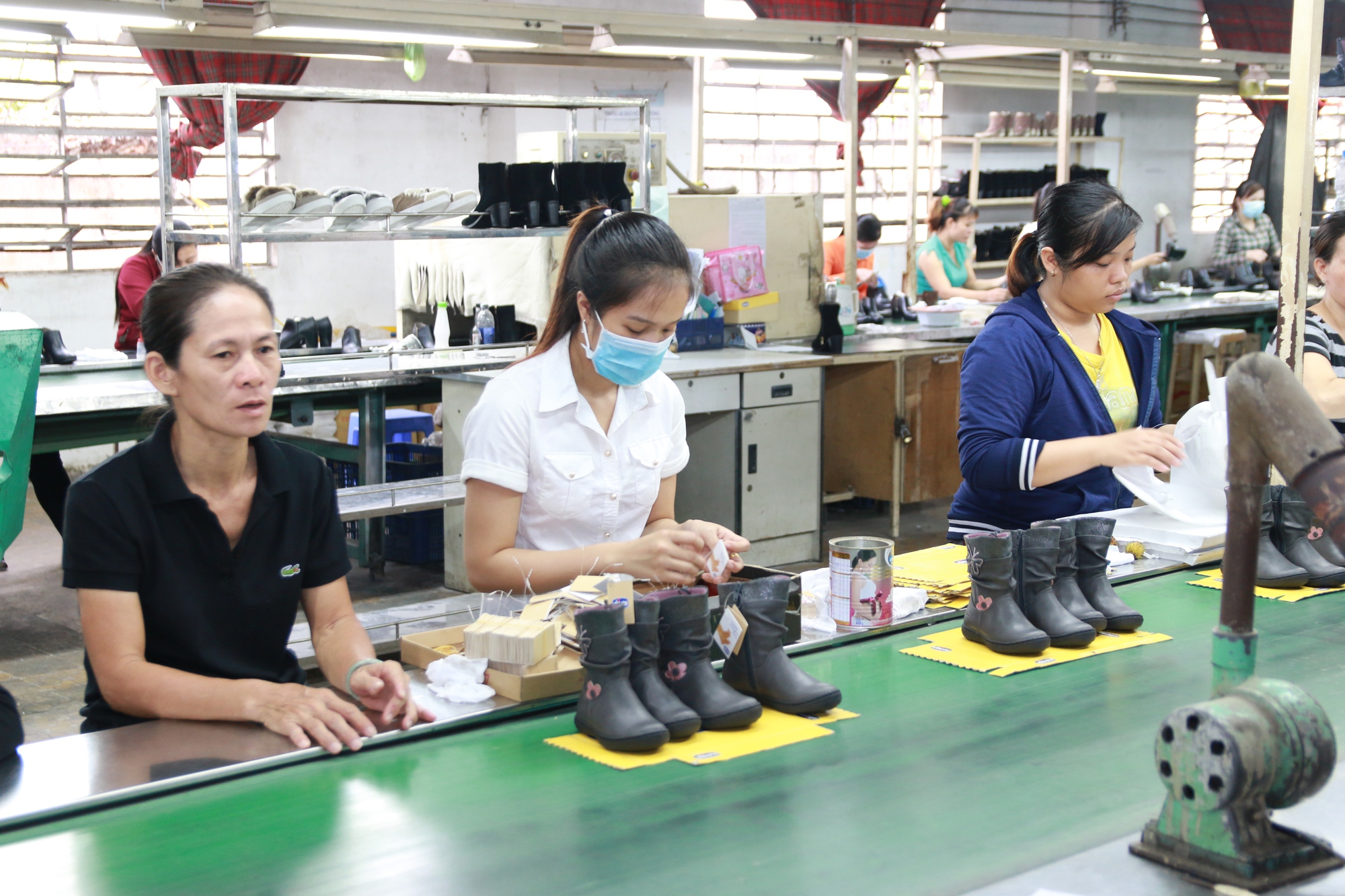 Tăng lương tối thiểu vùng: Chưa bao giờ công nhân khó khăn như lúc này - Ảnh 1.