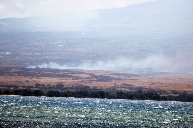 Đám cháy rừng tàn phá thành phố nghỉ dưỡng ở Hawaii, 36 người thiệt mạng - Ảnh 10.